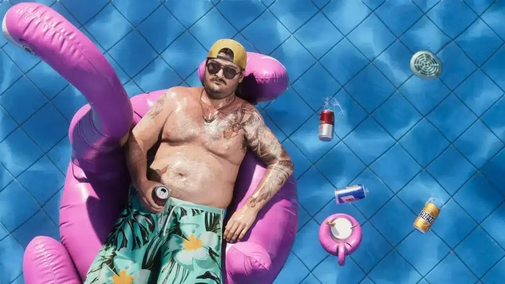 Personnage allongé sur une bouée rose dans une piscine de Grand Theft Auto VI