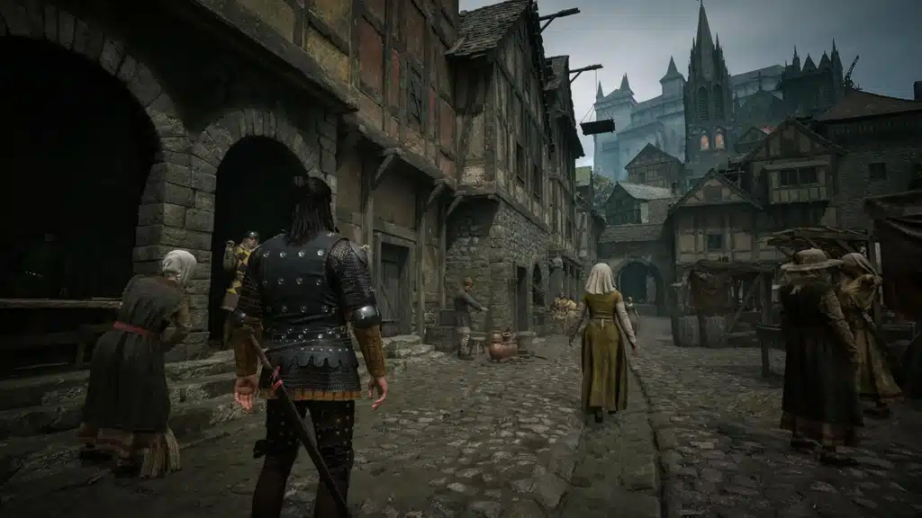 Coen explore un village médiéval de la vallée de Sangora pendant la journée